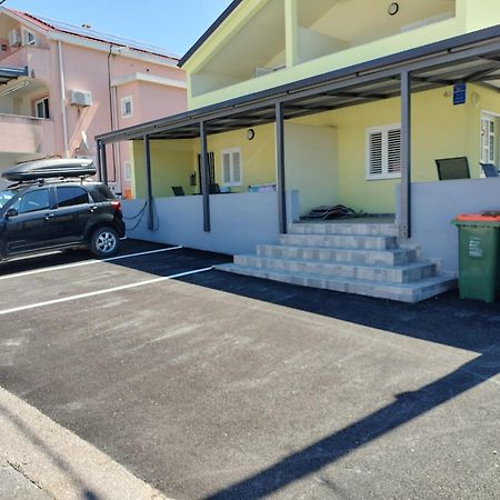 Apartmani Verica Karlobag Bagian luar foto