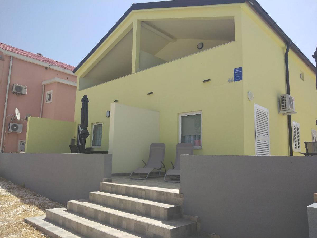 Apartmani Verica Karlobag Bagian luar foto