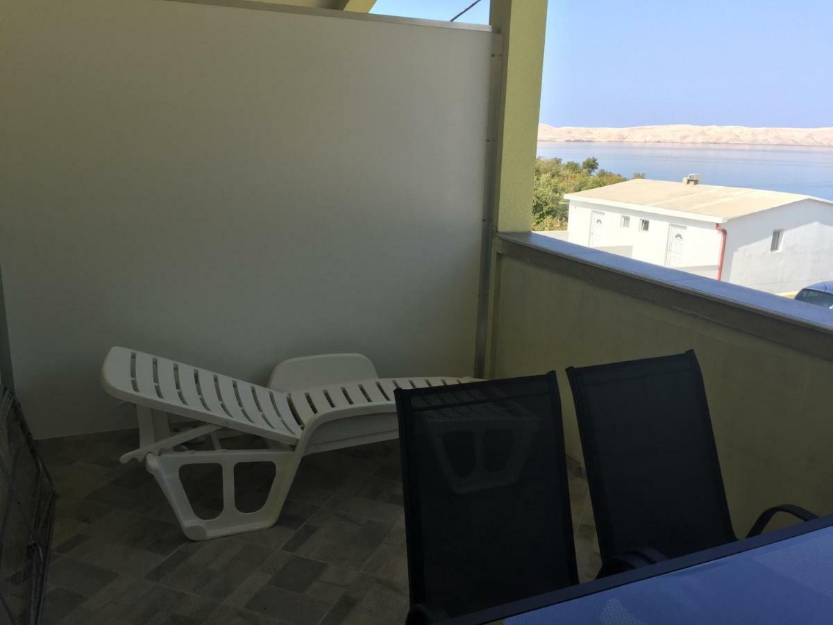 Apartmani Verica Karlobag Bagian luar foto