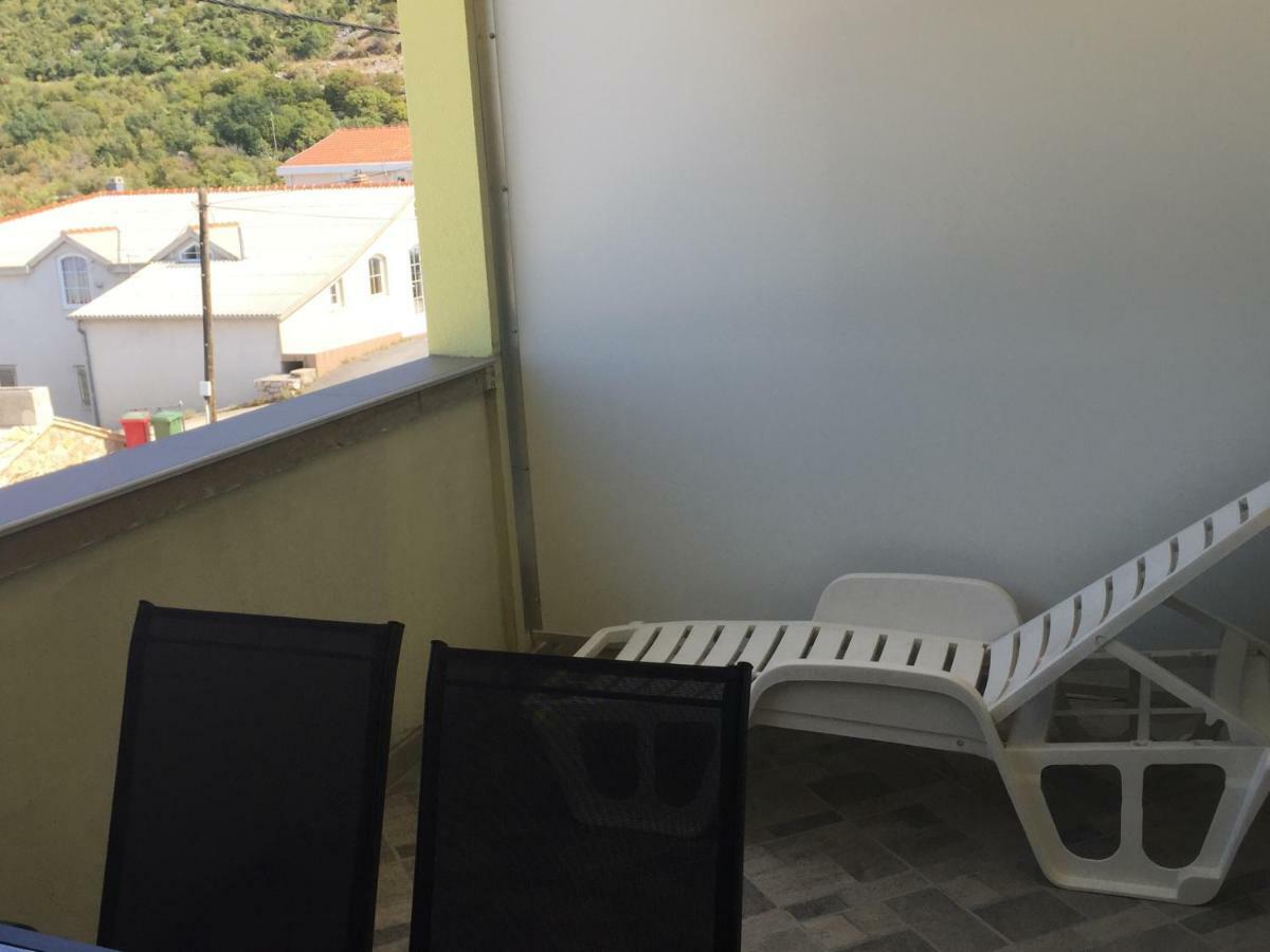 Apartmani Verica Karlobag Bagian luar foto
