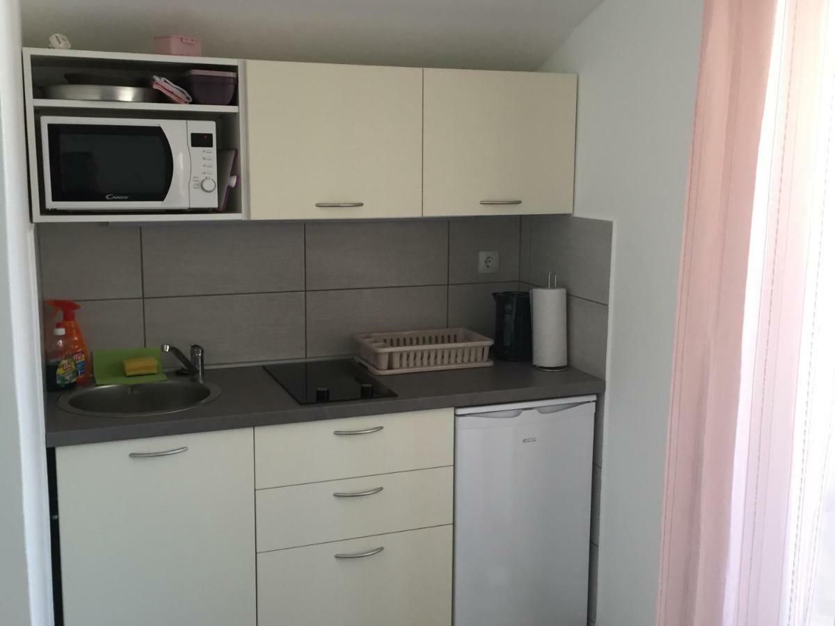 Apartmani Verica Karlobag Bagian luar foto