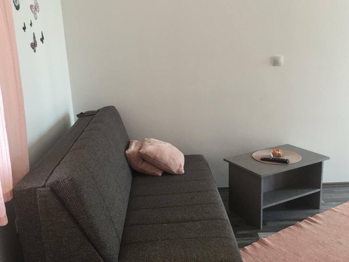 Apartmani Verica Karlobag Bagian luar foto
