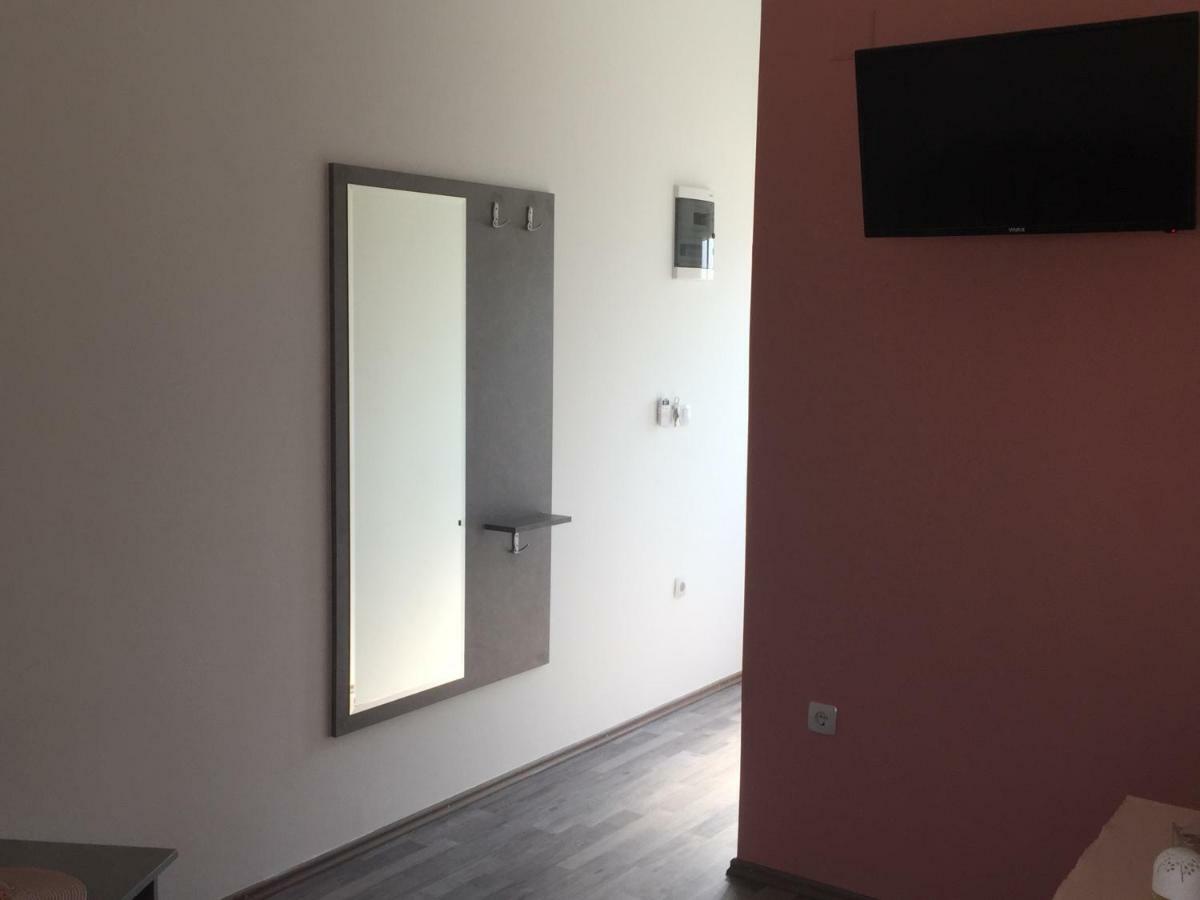 Apartmani Verica Karlobag Bagian luar foto