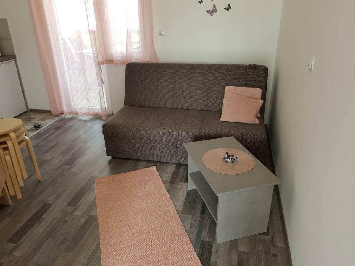 Apartmani Verica Karlobag Bagian luar foto