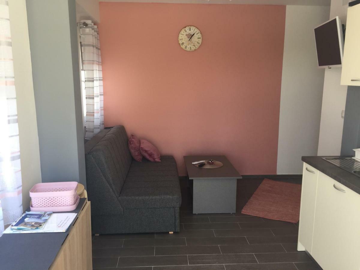 Apartmani Verica Karlobag Bagian luar foto